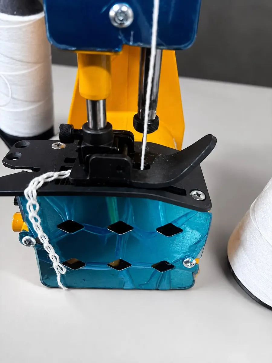 Máquina Cosedora Portátil Inalámbrica +3 Hilos, 36v Erux