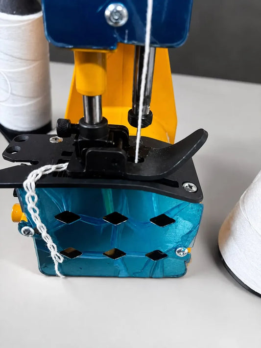 Máquina Cosedora Portátil Inalámbrica +3 Hilos, 36v Erux
